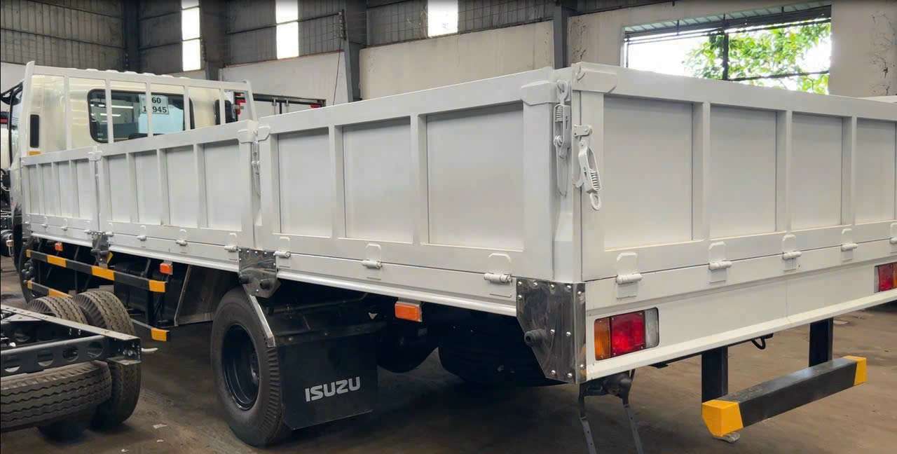 xe tải isuzu 6.5 tấn thùng lửng