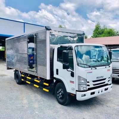 xe isuzu 5 tấn ngắn thùng kín